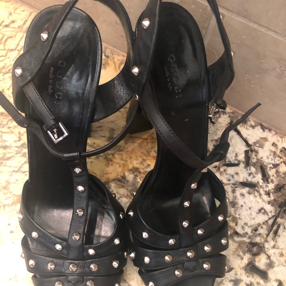 SALE 🤩Gucci Shoes Size 391/2